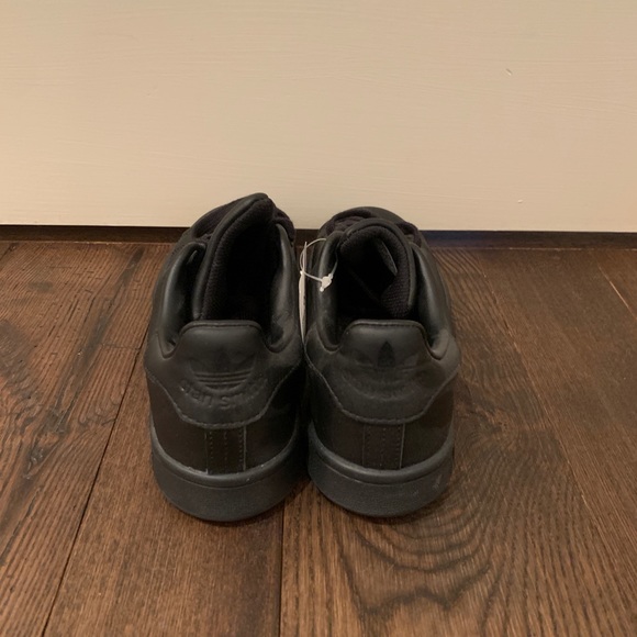 Black Adidas Stan Smiths - Picture 7 of 9